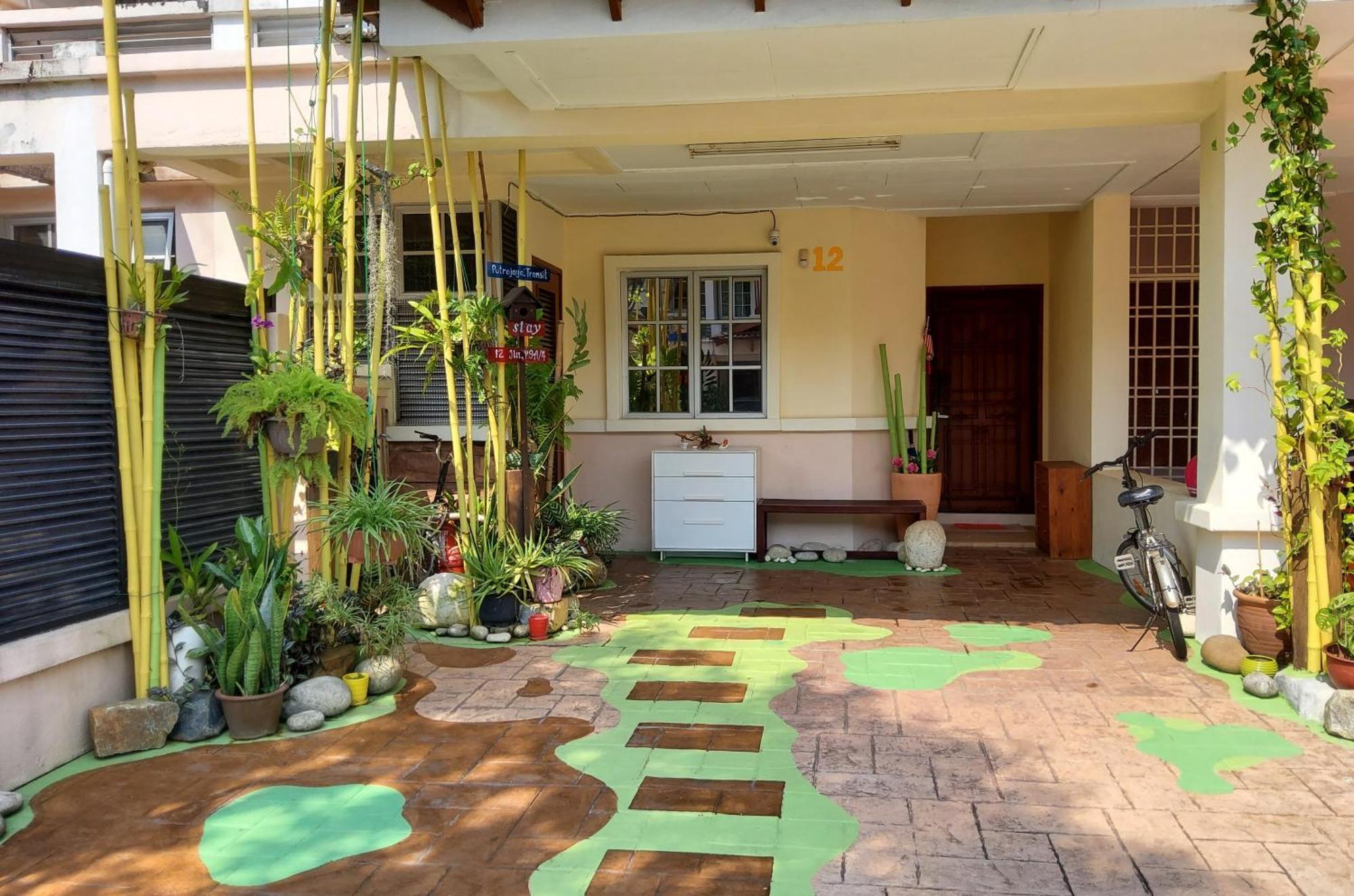 Homestay Transit Romestay *